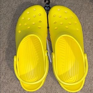 BRAND NEW MENS YELLOW CROCS!! SIZE 9
